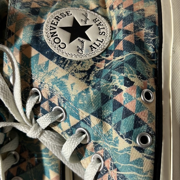 Women sz 9 converse - Picture 5 of 6